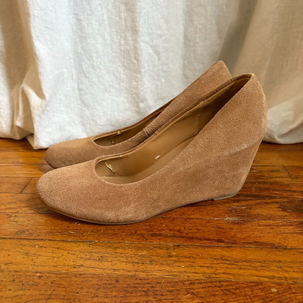 Merona Genuine Leather Suede Wedge Shoes - Camel color, Size 9